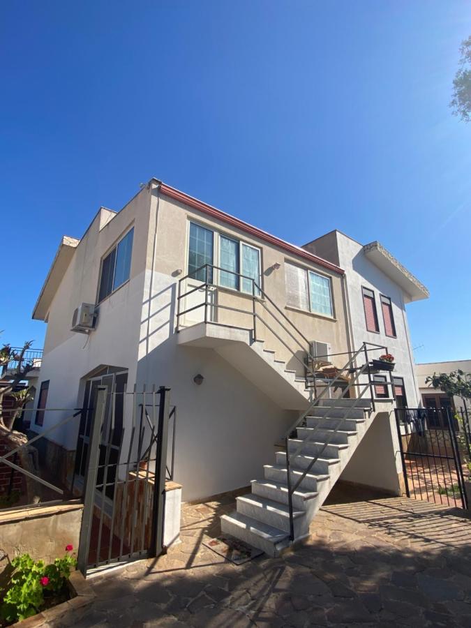 Hikkara Home Carini Bagian luar foto
