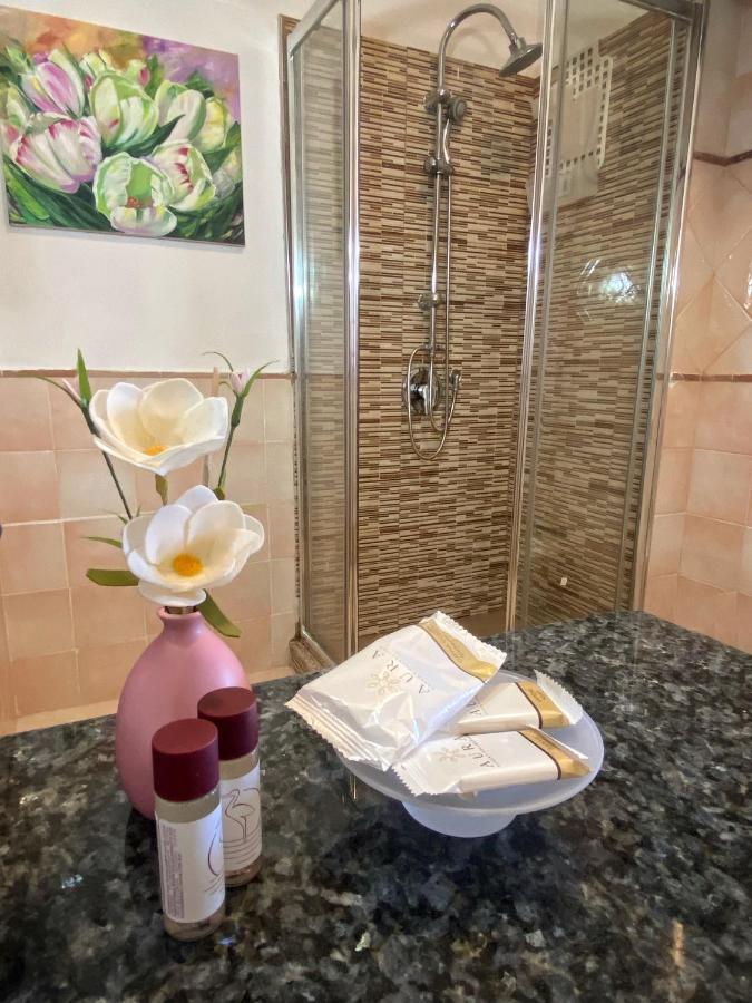 Hikkara Home Carini Bagian luar foto