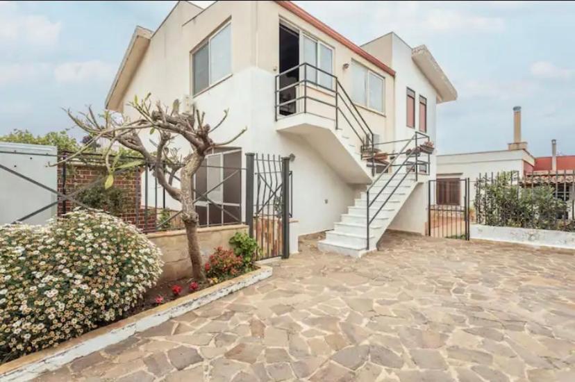Hikkara Home Carini Bagian luar foto