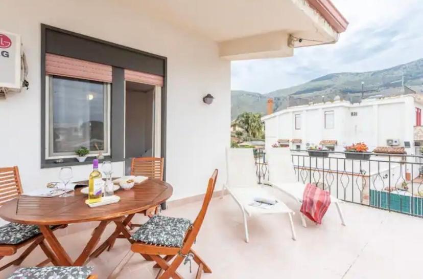 Hikkara Home Carini Bagian luar foto